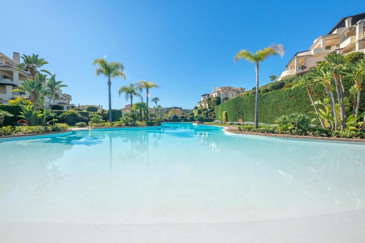 Capanes Del Golf Luxury Apartment Benahavís Eksteriør billede
