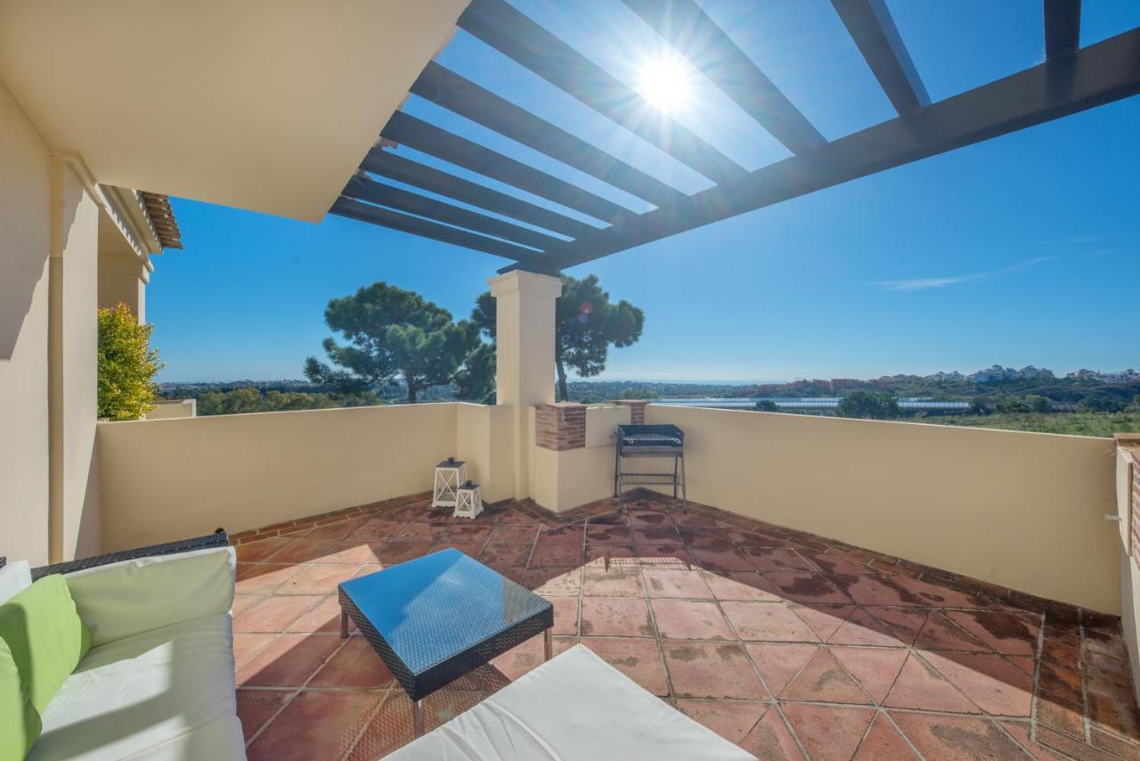 Capanes Del Golf Luxury Apartment Benahavís Eksteriør billede