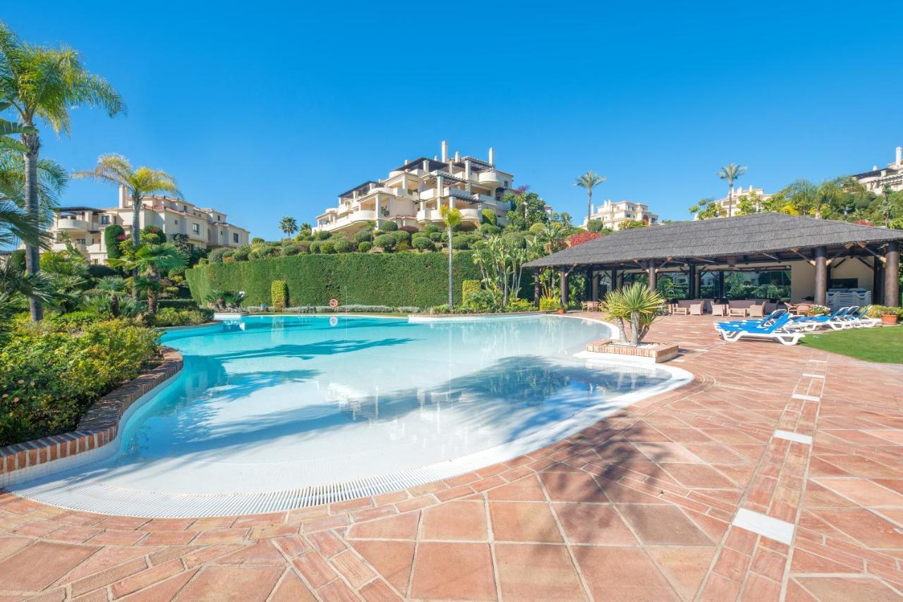 Capanes Del Golf Luxury Apartment Benahavís Eksteriør billede
