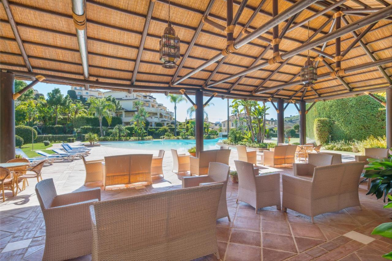 Capanes Del Golf Luxury Apartment Benahavís Eksteriør billede