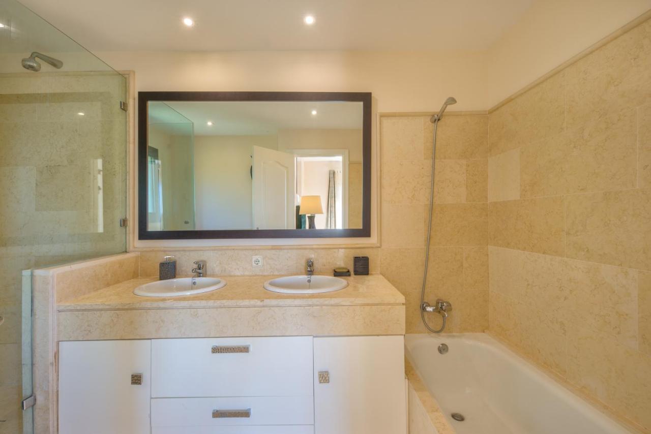 Capanes Del Golf Luxury Apartment Benahavís Eksteriør billede