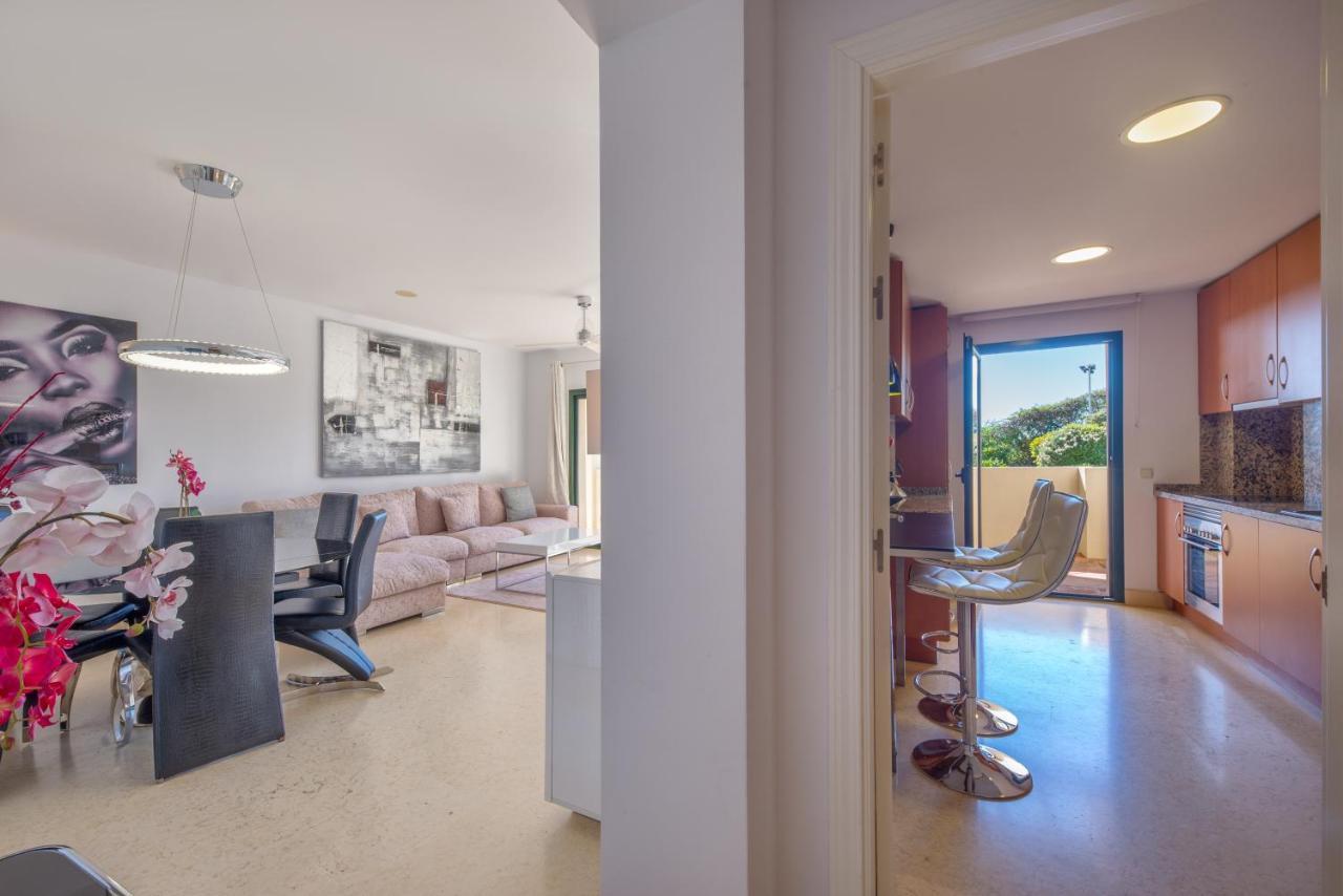 Capanes Del Golf Luxury Apartment Benahavís Eksteriør billede