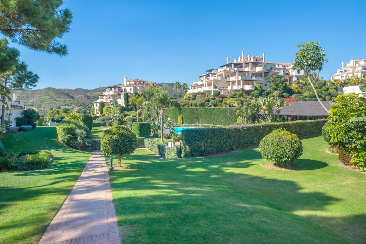 Capanes Del Golf Luxury Apartment Benahavís Eksteriør billede