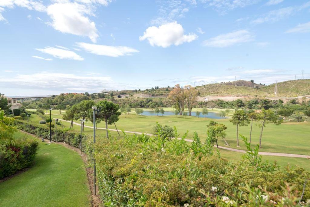 Capanes Del Golf Luxury Apartment Benahavís Eksteriør billede